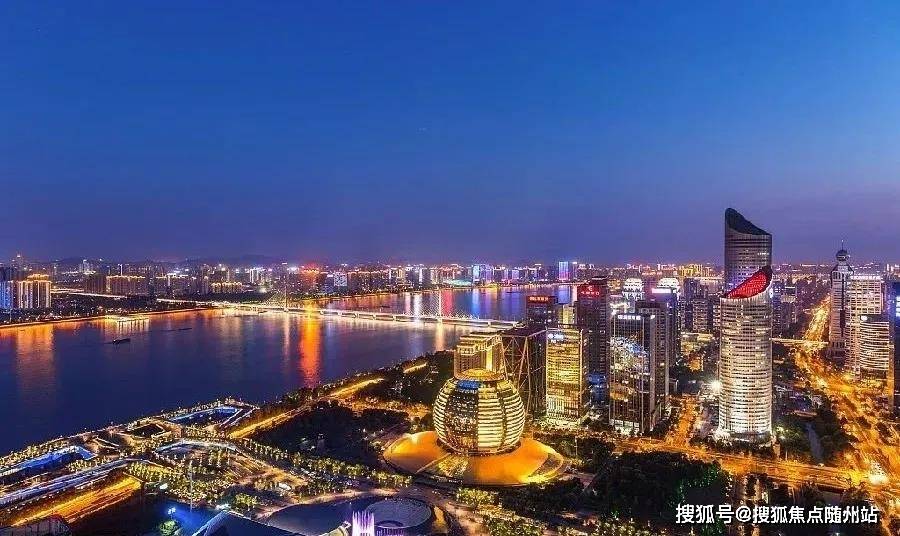 2025新澳精准正版免费与2025精准免费资料大全,精选解析与警惕虚假宣传-全面释义、解释与落实